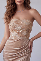 Laden Sie das Bild in den Galerie-Viewer, Champagnersamt-Pailletten-Appliquen Trägerloser Zug-Bodycon Kurzcocktailkleid