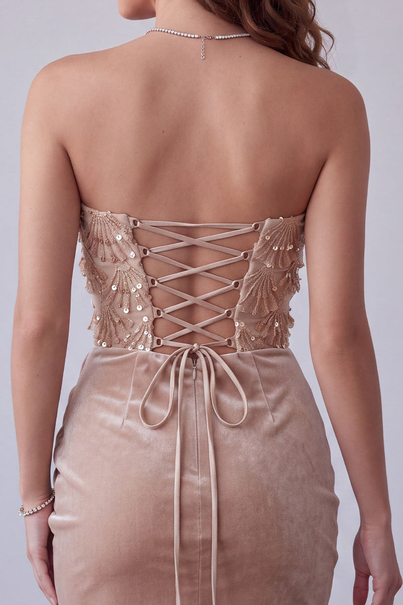 Laden Sie das Bild in den Galerie-Viewer, Champagnersamt-Pailletten-Appliquen Trägerloser Zug-Bodycon Kurzcocktailkleid