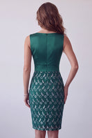 Laden Sie das Bild in den Galerie-Viewer, Dunkelgrünes Satin-V-Ausschnitt Spitzen-Bodycon gerafftes Midi-Cocktailkleid