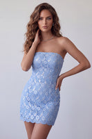 Laden Sie das Bild in den Galerie-Viewer, Himmelblaues Pailletten-Spitzen-Trägerloses, kurzes Bodycon-Cocktailkleid mit Schnürung hinten