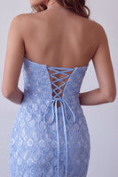 Laden Sie das Bild in den Galerie-Viewer, Himmelblaues Pailletten-Spitzen-Trägerloses, kurzes Bodycon-Cocktailkleid mit Schnürung hinten