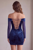 Laden Sie das Bild in den Galerie-Viewer, Marineblauer Bodycon mit schulterlosem Satinmuster und kurzem Cocktailkleid