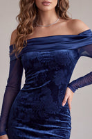 Laden Sie das Bild in den Galerie-Viewer, Marineblauer Bodycon mit schulterlosem Satinmuster und kurzem Cocktailkleid
