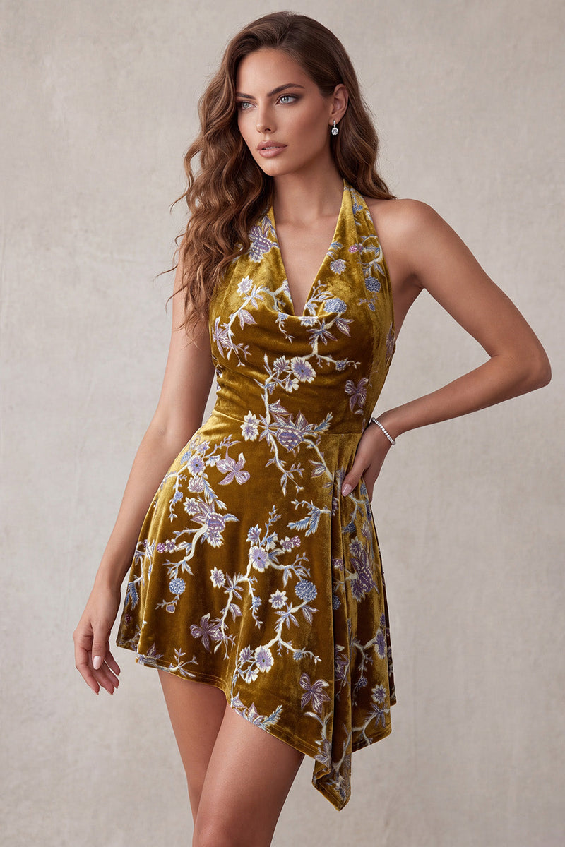 Laden Sie das Bild in den Galerie-Viewer, Senfgoldenes, samtbedrucktes Neckholder, asymmetrisch, hoch, niedrig, kurzes Cocktailkleid