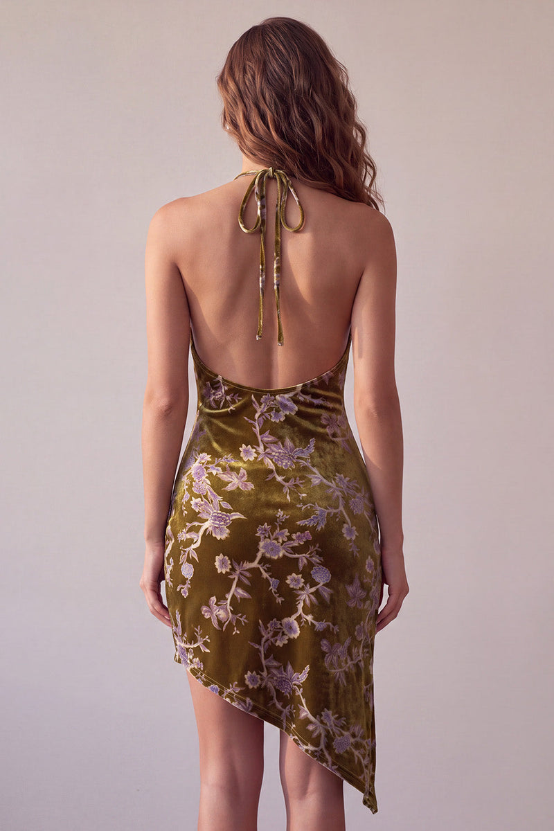 Laden Sie das Bild in den Galerie-Viewer, Senfgoldenes Samt-Neckholder, asymmetrisches hohes, niedriges Neckholder-bedrucktes kurzes Cocktailkleid