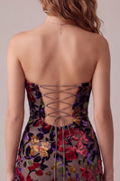 Laden Sie das Bild in den Galerie-Viewer, Bordeauxrotes Bodycon samtiges, trägerloses, bedrucktes kurzes Cocktailkleid