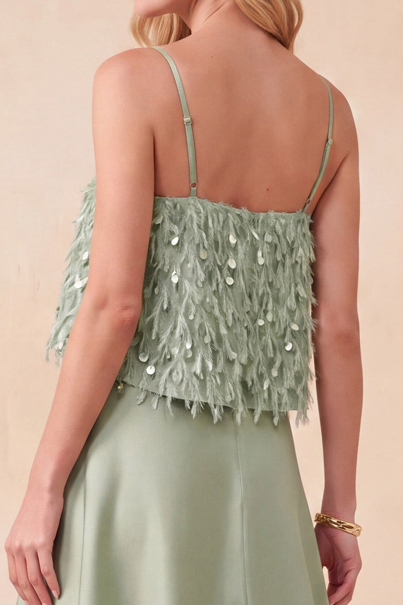 Laden Sie das Bild in den Galerie-Viewer, Hellgrünes, gestuftes Spaghettiträger hoch-niedriges Satin-Festkleid mit Federn