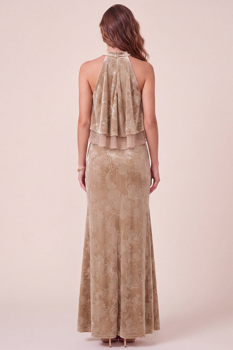 Laden Sie das Bild in den Galerie-Viewer, Maxi-Formelkleid aus Champagnerscheide mit hohem Ausschnitt und Samtrüschen