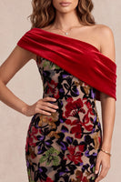 Laden Sie das Bild in den Galerie-Viewer, Rotes Meerjungfrauen-Asymmetrisches einschulteriges, samtbedrucktes Maxi-Festkleid