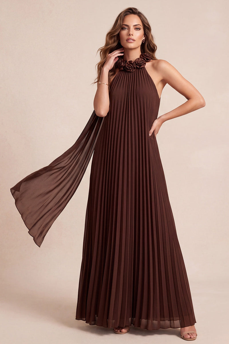 Laden Sie das Bild in den Galerie-Viewer, Chocolates A-Line Halter Chiffon geplissiertes Maxi-Festkleid mit 3D-Blume