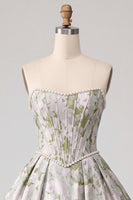 Laden Sie das Bild in den Galerie-Viewer, Salbeigrünes Korsett Ballkleid Trägerloses Jacquard Langes Ballkleid mit Perlen