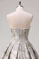 Laden Sie das Bild in den Galerie-Viewer, Salbeigrünes Korsett Ballkleid Trägerloses Jacquard Langes Ballkleid mit Perlen
