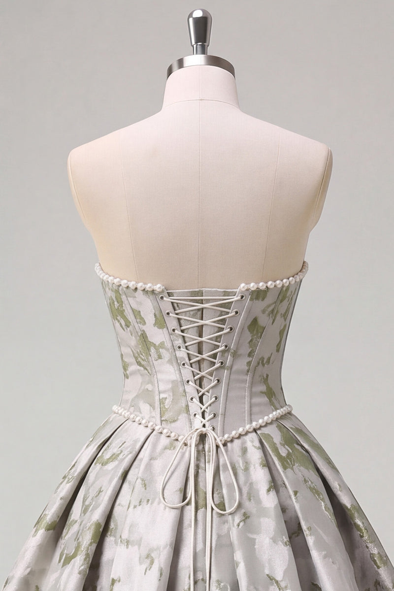 Laden Sie das Bild in den Galerie-Viewer, Salbeigrünes Korsett Ballkleid Trägerloses Jacquard Langes Ballkleid mit Perlen