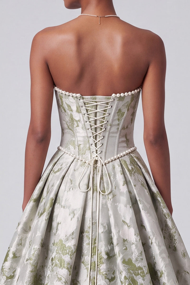 Laden Sie das Bild in den Galerie-Viewer, Salbeigrünes Korsett Ballkleid Trägerloses Jacquard Langes Ballkleid mit Perlen