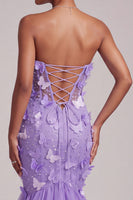 Laden Sie das Bild in den Galerie-Viewer, Lila Korsett Transparentes Meerjungfrauen Trägerloses Langes Ballkleid mit 3D-Schmetterlingsapplikationen