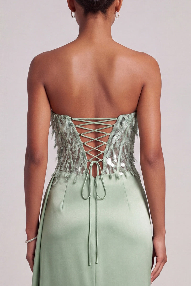 Laden Sie das Bild in den Galerie-Viewer, Grünes Korsett Trägerloses Satin Feder Pailletten Langes Abschlussballkleid mit seitlichem Schlitz