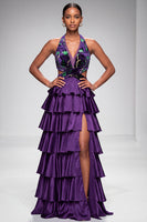 Laden Sie das Bild in den Galerie-Viewer, Lila Neckholder Cut-out Gestuftes Gerüschtes Satin Samt Langes Ballkleid mit Schlitz