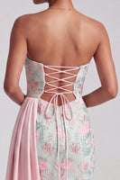 Laden Sie das Bild in den Galerie-Viewer, Hellgrünes Meerjungfrauen Trägerloses Pailletten Besticktes Langes Abschlussballkleid mit Drapierung