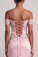Laden Sie das Bild in den Galerie-Viewer, Rosa Schulterloses Gerafftes Satin Langes Abschlussballkleid mit Schlitz