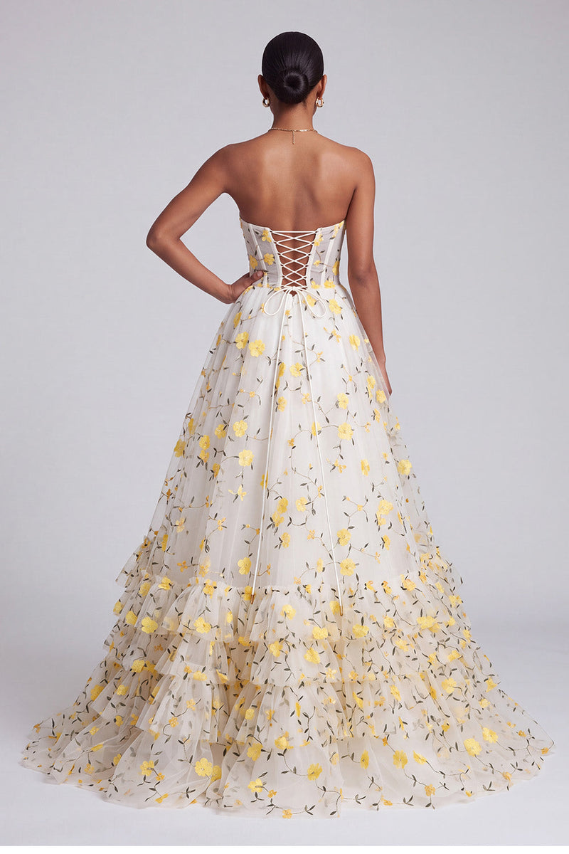 Laden Sie das Bild in den Galerie-Viewer, Hellgelbes Korsett Trägerloses Gestuftes Rüschendes Langes Abschlussballkleid mit floralen Applikationen