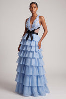 Laden Sie das Bild in den Galerie-Viewer, Hellblaues V-Ausschnitt Blumenapplikation Chiffon Stufen Rüschen Tüll Langes Ballkleid mit Schleife