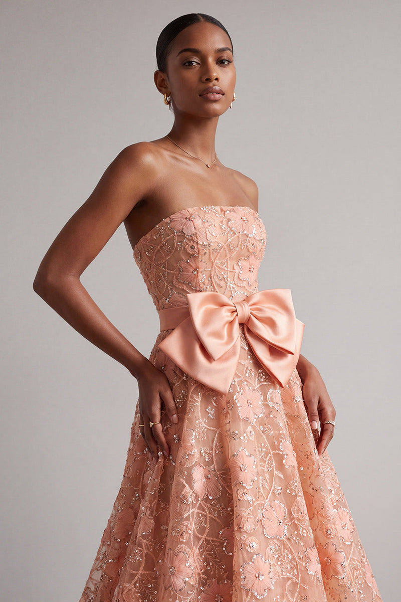 Laden Sie das Bild in den Galerie-Viewer, Pfirsich Trägerloses Florales Stickerei Pailletten A-Linie Langes Ballkleid mit Satinschleife