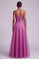 Laden Sie das Bild in den Galerie-Viewer, Fuchsia Pailletten Blumen Trägerloses A-Linie Chiffon Langes Ballkleid