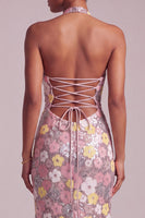Laden Sie das Bild in den Galerie-Viewer, Rosa Halter Pailletten Sheath Organza Gestuftes Gerüschtes Langes Abschlussballkleid mit Seitenschlitz