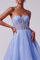 Laden Sie das Bild in den Galerie-Viewer, Blaues Korsett Transparentes Perlen Trägerloses A-Linie Gestuftes Langes Abschlussballkleid