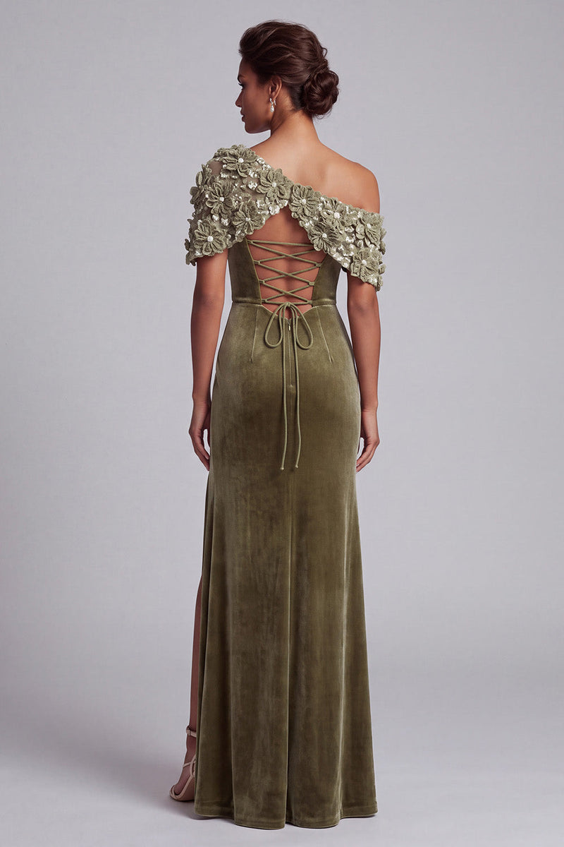 Laden Sie das Bild in den Galerie-Viewer, Olivfarbene Scheide asymmetrisch, einschulteriger Samt-Maxi-Kleid der Brautmutter mit 3D-Blume