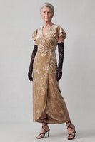 Laden Sie das Bild in den Galerie-Viewer, Champagner V-Ausschnitt Gerafftes Scheide Langes Mutter der Braut Kleid mit Rüschen-Flatter-Ärmeln