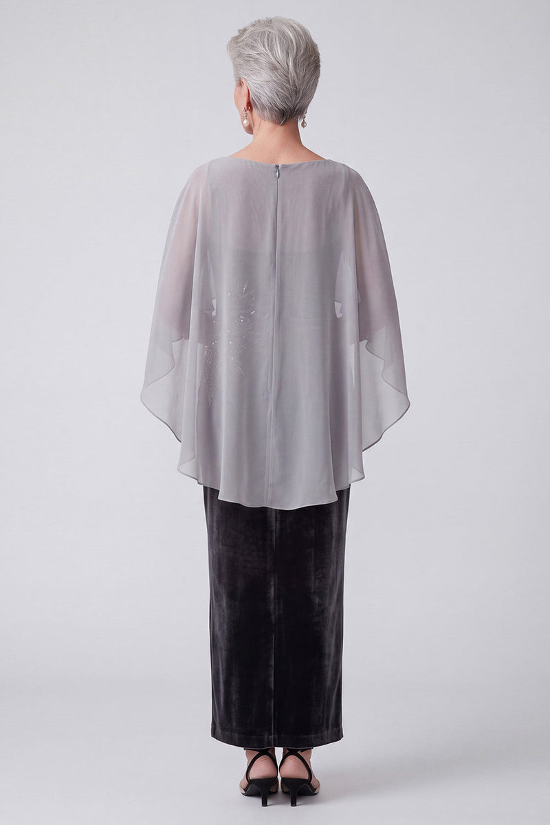 Laden Sie das Bild in den Galerie-Viewer, Schwarzes Samt Stickerei Pailletten Gerafftes Bateau-Ausschnitt Mutter der Braut Kleid mit Chiffon-Umhang