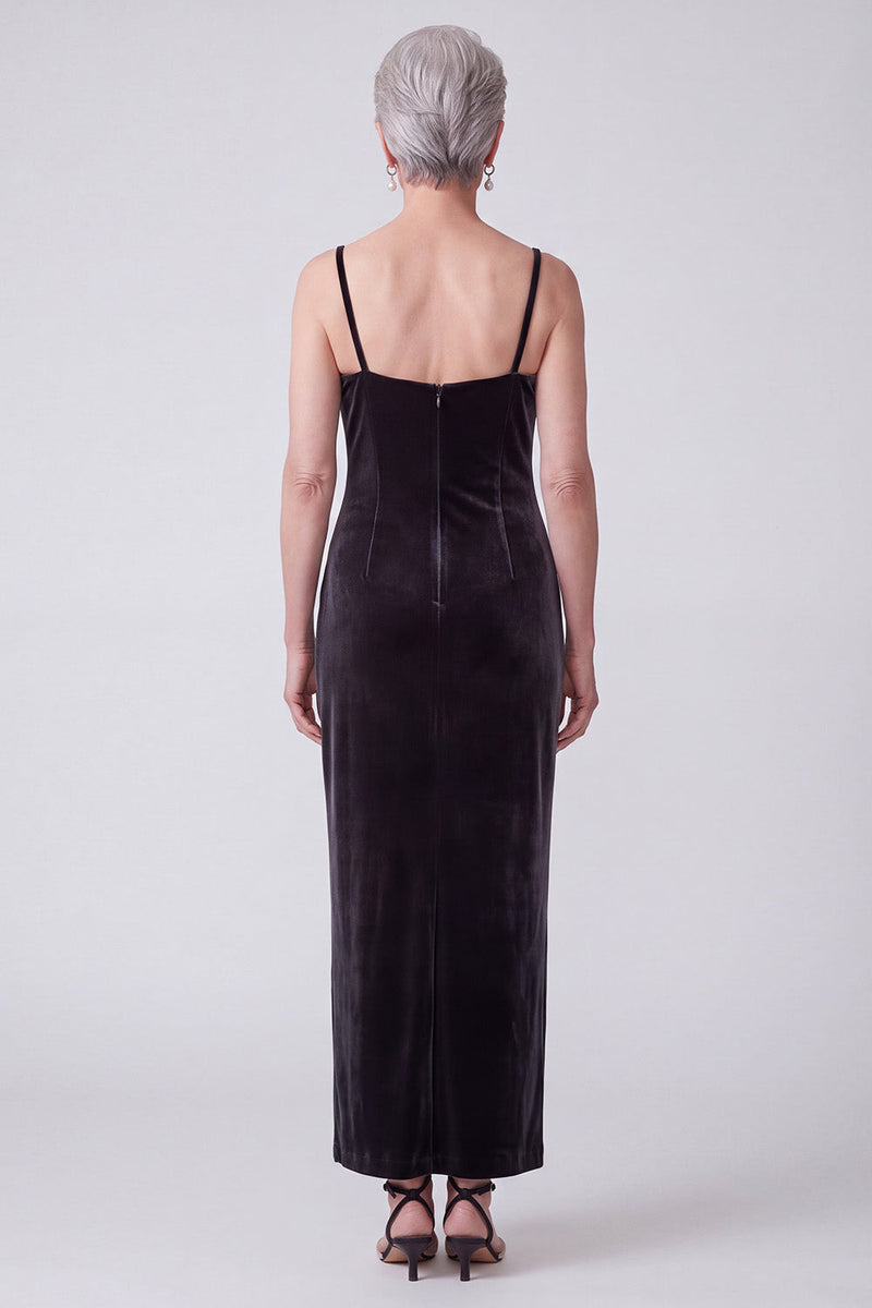Laden Sie das Bild in den Galerie-Viewer, Schwarzes Samt Stickerei Pailletten Gerafftes Bateau-Ausschnitt Mutter der Braut Kleid mit Chiffon-Umhang