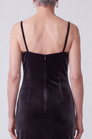 Laden Sie das Bild in den Galerie-Viewer, Schwarzes Samt Stickerei Pailletten Gerafftes Bateau-Ausschnitt Mutter der Braut Kleid mit Chiffon-Umhang
