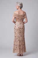 Laden Sie das Bild in den Galerie-Viewer, Off-the-shoulder Champagner Applikationen Pailletten Samt Scheide Mutter der Braut Kleid