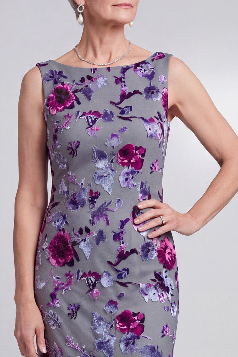 Laden Sie das Bild in den Galerie-Viewer, Graues Blumen Samt Scheide Streißstein Bateau-Hals Satin Mutter der Braut Kleid mit Umhang