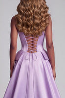 Laden Sie das Bild in den Galerie-Viewer, Lavendel Satin Trägerloses Korsett Perlen Meerjungfrauen Stickerei Abendkleid mit Drapierung