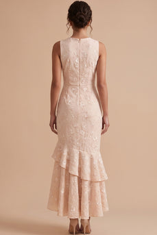 Champagner Meerjungfrauen Rundhals Stickerei Hochzeitsgastkleid mit gestuftem Rüschen