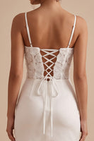 Laden Sie das Bild in den Galerie-Viewer, Weißes Korsett, Bodycon, Satin-Spaghettiträger, kurzes kleines weißes Kleid mit 3D-Blume