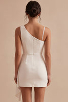 Laden Sie das Bild in den Galerie-Viewer, Weißer Bodycon asymmetrisch, einschulter, gerafftes kurzes kleines weißes Kleid