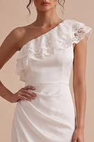 Laden Sie das Bild in den Galerie-Viewer, Weiße Scheide, eine Schulter geraffte Midi Little White Dress mit Spitze