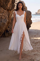 Laden Sie das Bild in den Galerie-Viewer, Weißes A-Line-Sweetheart-Chiffon-Midi-Hochzeitskleid mit Spitzenschlitz
