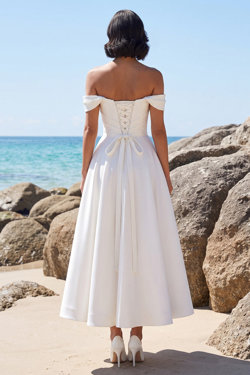 Laden Sie das Bild in den Galerie-Viewer, Weißes, schulterloses, gerafftes Satin-Tee-lange Hochzeitskleid mit Spitze