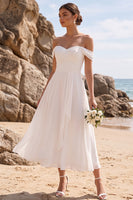 Laden Sie das Bild in den Galerie-Viewer, Weißes A-Linien-Off-shoulder gezocktes Chiffon-Midi-Hochzeitskleid