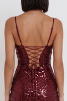 Laden Sie das Bild in den Galerie-Viewer, Burgunderrote Pailletten Bodycon Spaghettiträger Kurzes Cocktailkleid mit Rüschen