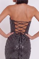 Laden Sie das Bild in den Galerie-Viewer, Schwarzes Bodycon, trägerlose Pailletten, Tüll-Kurzcocktailkleid