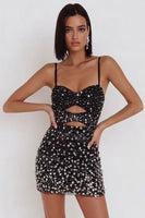 Laden Sie das Bild in den Galerie-Viewer, Schwarzes Bodycon Spaghetti-Träger mit ausgeschnittenem kurzen Cocktailkleid mit Perlen und Strass