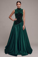 Laden Sie das Bild in den Galerie-Viewer, Dunkelgrünes A-Linie Satin Langem Samtkleid mit hohem Ausschnitt