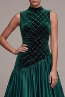 Laden Sie das Bild in den Galerie-Viewer, Dunkelgrünes A-Linie Satin Langem Samtkleid mit hohem Ausschnitt