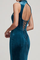 Laden Sie das Bild in den Galerie-Viewer, Pfauenblaues Korsett Meerjungfrauen Langes Samtkleid mit hohem Ausschnitt und Strass